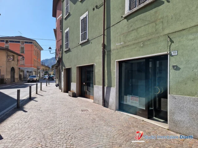 Appartamenti in Vendita - Edolo centro affittasi locale commerciale