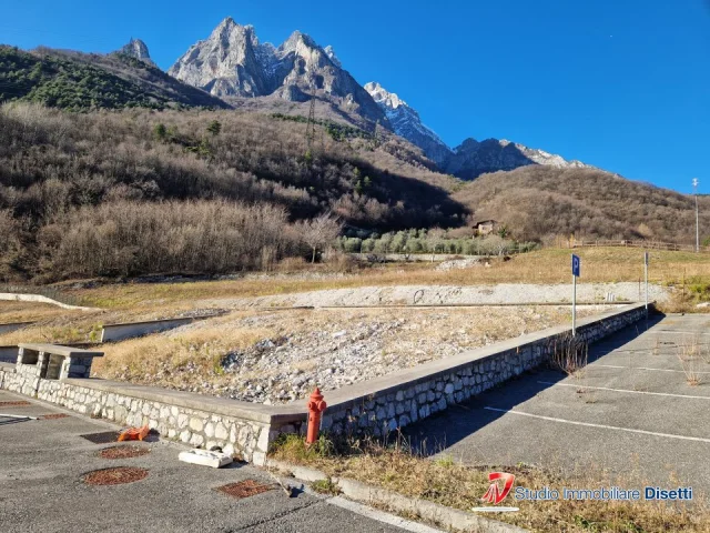 Losine vendesi panoramico terreno edificabile