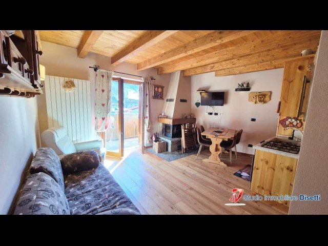 Aprica vendesi bilocale con box e cantina