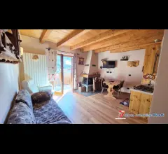 Aprica vendesi bilocale con box e cantina