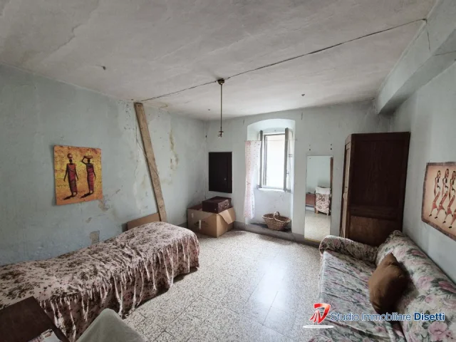 Appartamenti in Vendita - Cerveno centro storico vendesi casa terracielo