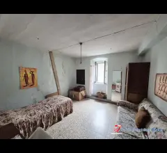 Appartamenti in Vendita - Cerveno centro storico vendesi casa terracielo