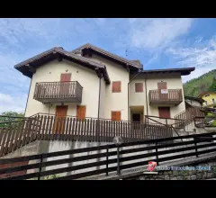 Vione stadolina vendesi appartamento su due livelli con box