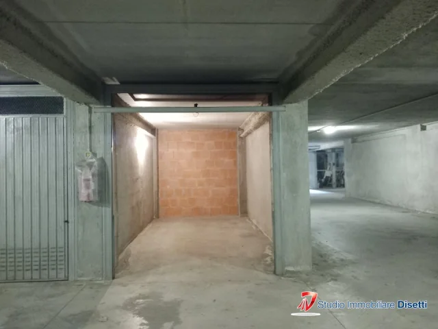 Appartamenti in Vendita - Edolo centro vendesi box
