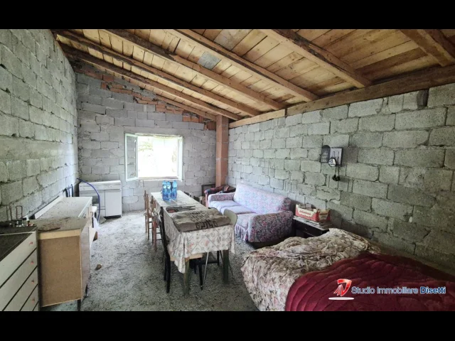 Appartamenti in Vendita - Incudine vendesi baita con terreno