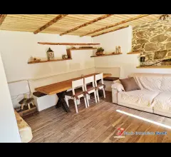 Appartamenti in Vendita - Monno vendesi baita indipendente immersa nel verde