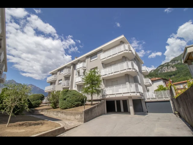 Appartamenti in Vendita - Quadrilocale  a lecco