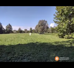 Appartamenti in Vendita - Terreno agricolo in vendita ad annone brianza.