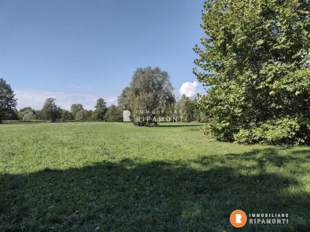 Appartamenti in Vendita - Terreno agricolo in vendita ad annone brianza.