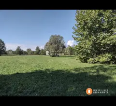 Appartamenti in Vendita - Terreno agricolo in vendita ad annone brianza.