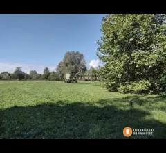 Appartamenti in Vendita - Terreno agricolo in vendita ad annone brianza.