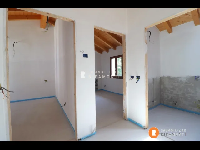 Appartamenti in Vendita - Villa a schiera di testa in vendita a  ballabio
