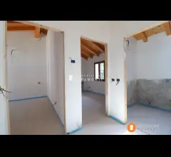 Appartamenti in Vendita - Villa a schiera di testa in vendita a  ballabio