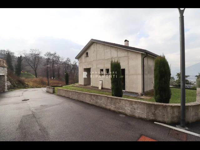 Appartamenti in Vendita - Villa bifamiliare ad oggiono