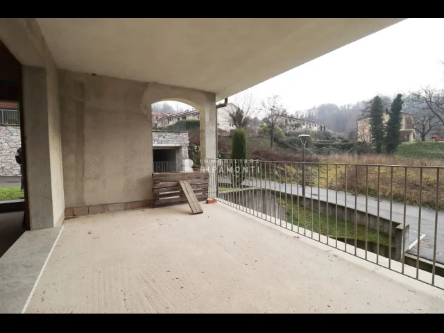 Appartamenti in Vendita - Villa bifamiliare ad oggiono