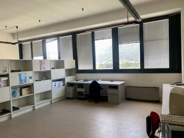 Appartamenti in Vendita - Ufficio a lecco