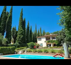 Appartamenti in Vendita - Arezzo villa sargiano 800 mq/ 3 km dal centro