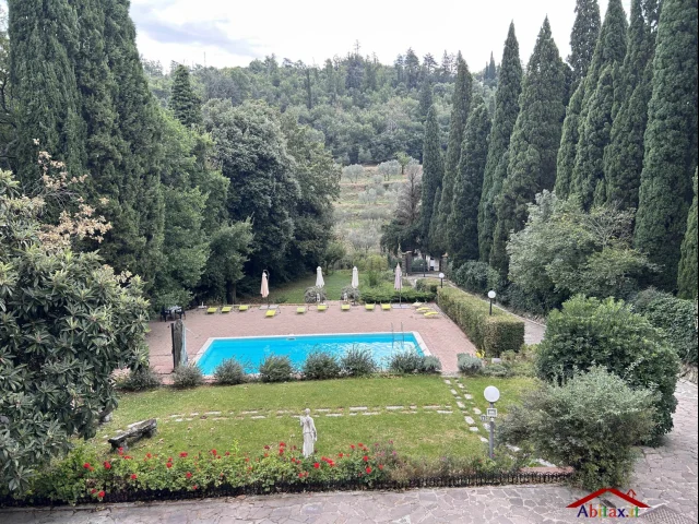 Appartamenti in Vendita - Arezzo villa sargiano 800 mq/ 3 km dal centro