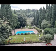 Appartamenti in Vendita - Arezzo villa sargiano 800 mq/ 3 km dal centro