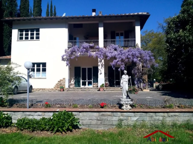 Arezzo affitto anche settimanale villa sargiano con piscina