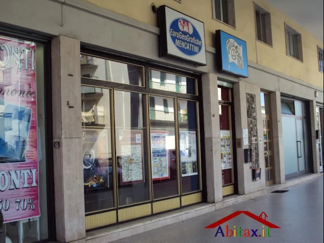 Commerciale - abitativo negozio - via po 45/47 -