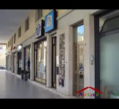 Appartamenti in Vendita - Commerciale - abitativo negozio - via po 45/47 -