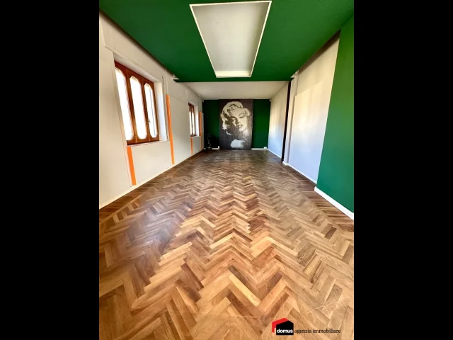 Appartamenti in Vendita - Cogollo: negozio al piano terra con parcheggio privato