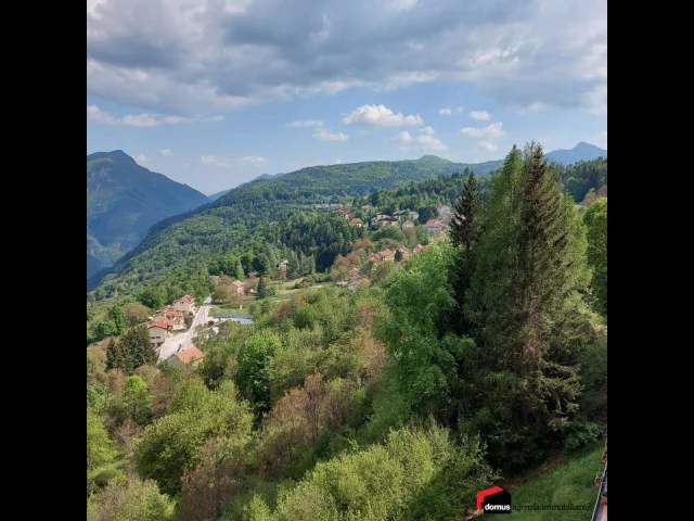 Tonezza centro: ampio bicamere con posto auto e cantina