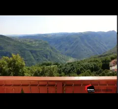 Appartamenti in Vendita - Tonezza centro: ampio bicamere con posto auto e cantina
