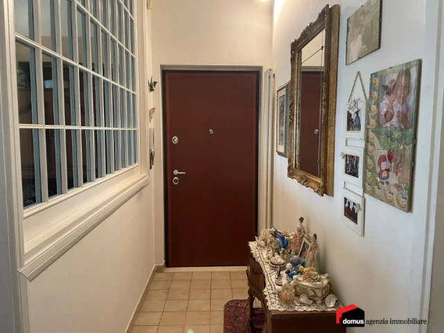 Appartamenti in Vendita - Tricamere con cucina abitabile e soggiorno con terrazzo