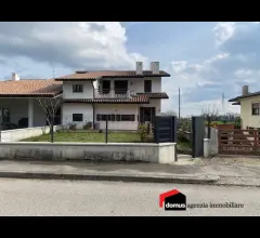 Appartamenti in Vendita - Bifamiliare carre'