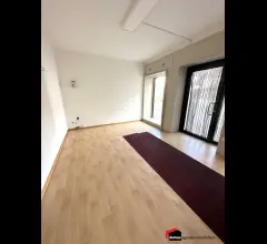 Appartamenti in Vendita - Negozio/ufficio piano rialzato