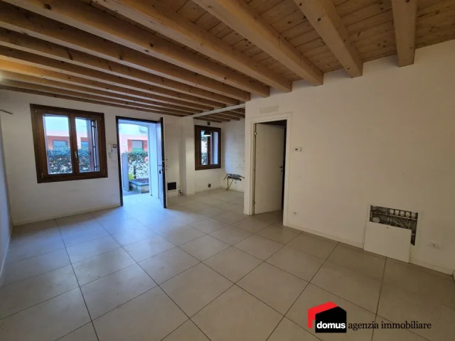 Thiene centro: appartamento a schiera indipendente