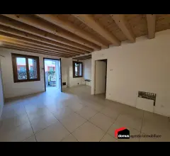 Thiene centro:  appartamento a schiera indipendente