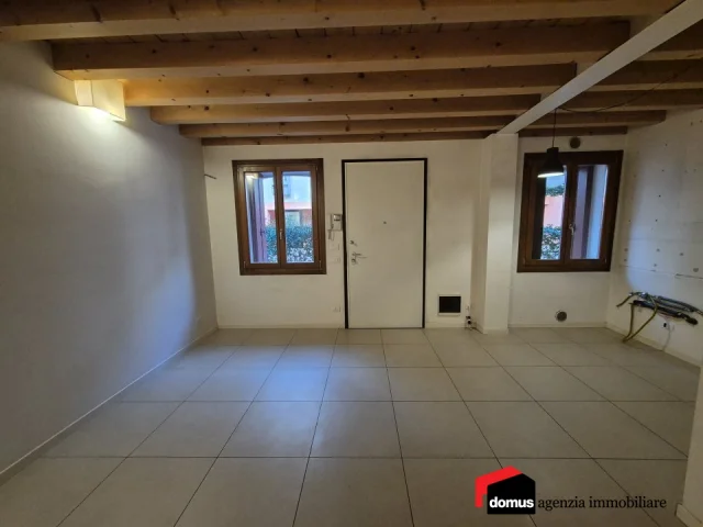 Appartamenti in Vendita - Thiene centro:  appartamento a schiera indipendente
