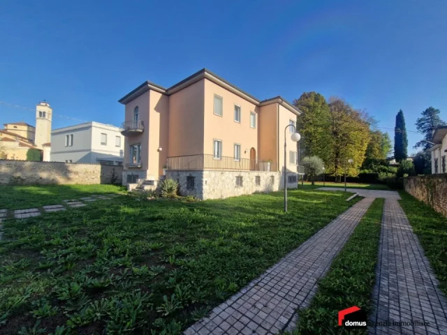 Appartamenti in Vendita - Signorile villa thiene centro