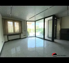 Appartamenti in Vendita - Lugo: locale commerciale e appartamento