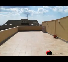 Appartamenti in Vendita - Marano: appartamento locato, indipendente con garage