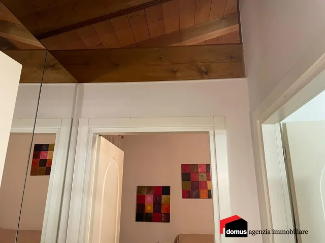 Appartamenti in Vendita - Marano: appartamento locato, indipendente con garage