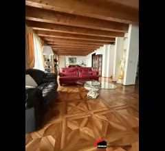 Appartamenti in Vendita - Thiene: palazzo terracielo in centro storico con garage doppio