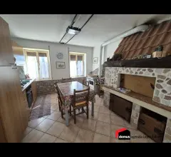 Appartamenti in Vendita - Tonezza: ampia unita' abitativa di testa con giardino