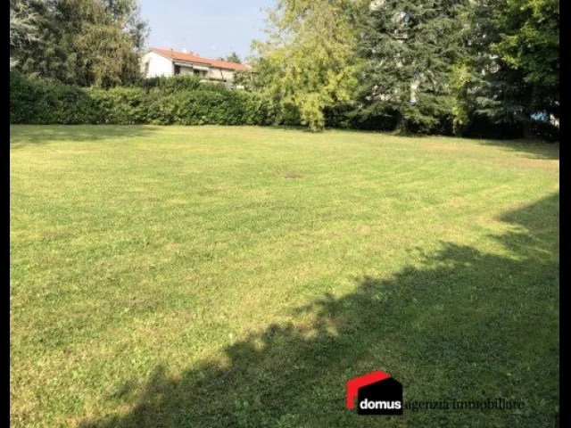 Thiene: lotto edificabile di 400 mq ideale per villa singola