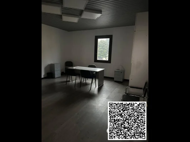 Appartamenti in Vendita - Ufficio 2 locali piu servizio