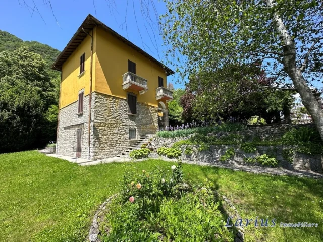 Villetta singola con box e giardino privato