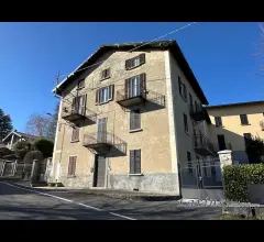 Appartamenti in Vendita - Casa di corte con area di pertinenza