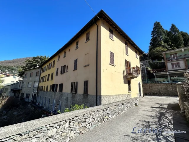 Porzione di casa con ingresso indipendente ed ampia mansarda
