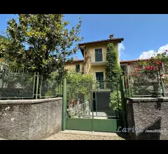 Appartamenti in Vendita - Porzione di casa di corte con balcone