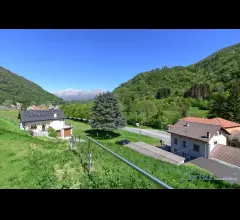 Appartamenti in Vendita - Villa con dependance, giardino privato, piscina e box