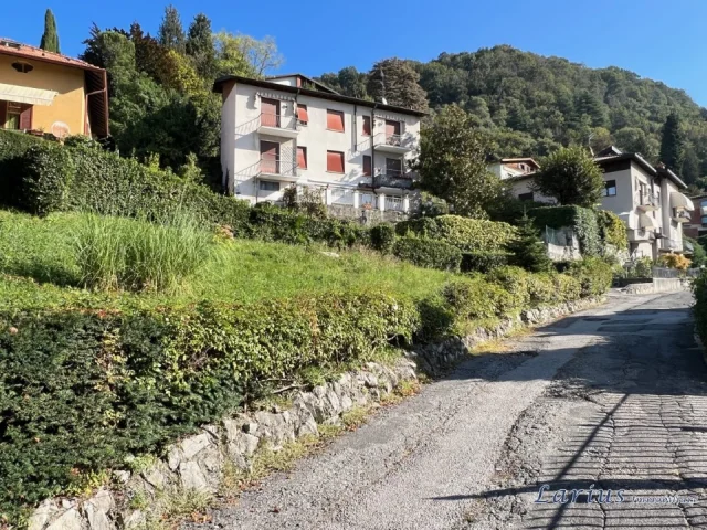 Appartamenti in Vendita - Villa singola con area esterna composta da due appartamenti