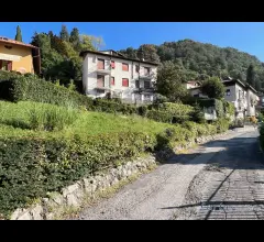Appartamenti in Vendita - Villa singola con area esterna composta da due appartamenti
